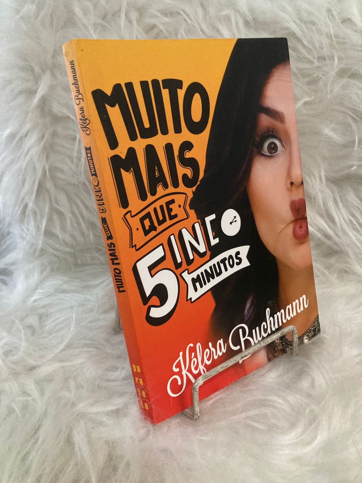 Muito Mais Que 5inco Minutos - Kéfera Buchmann