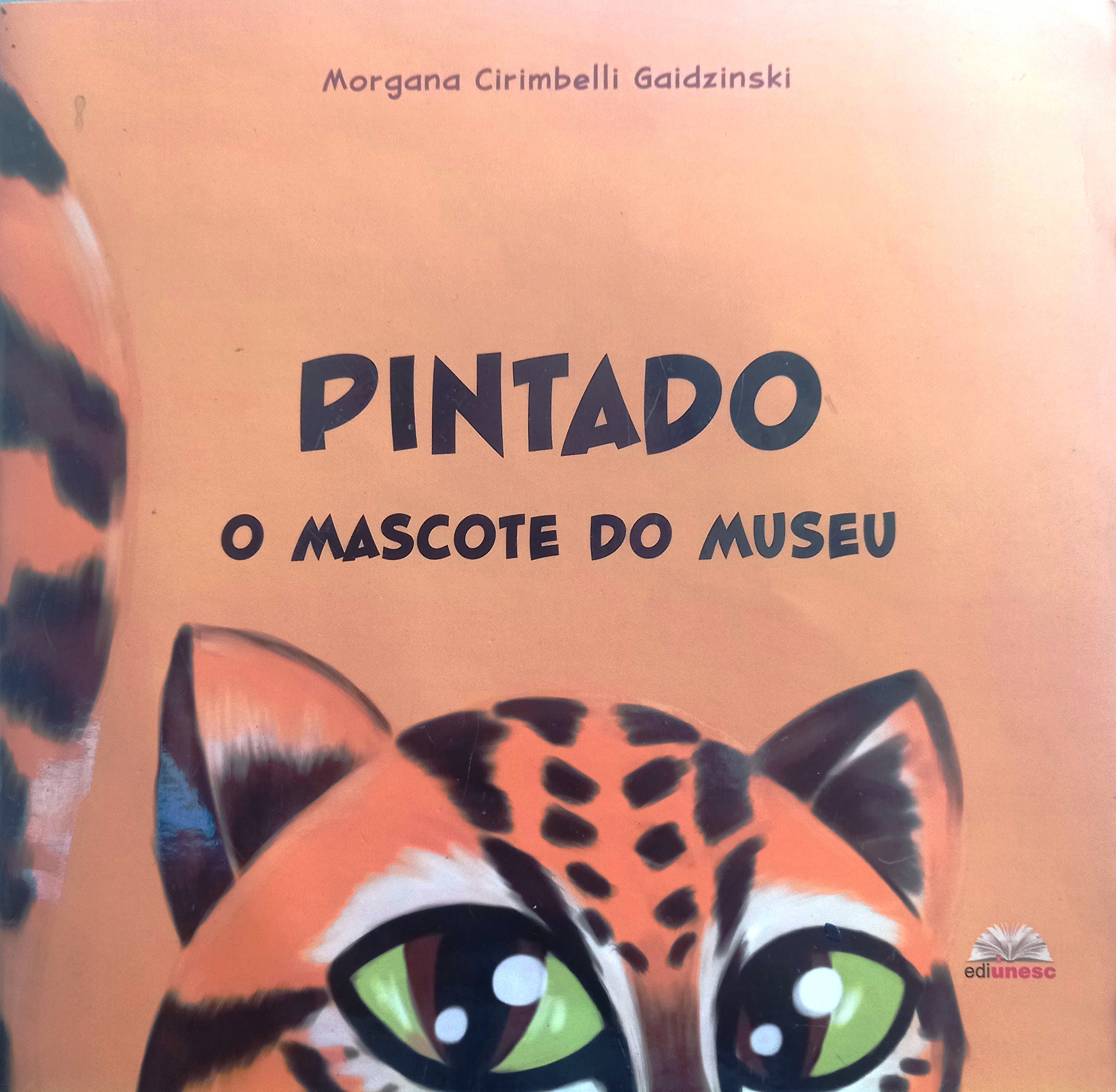 Pintando o mascote do museu - Morgana Cirimbelli Gaidzinski