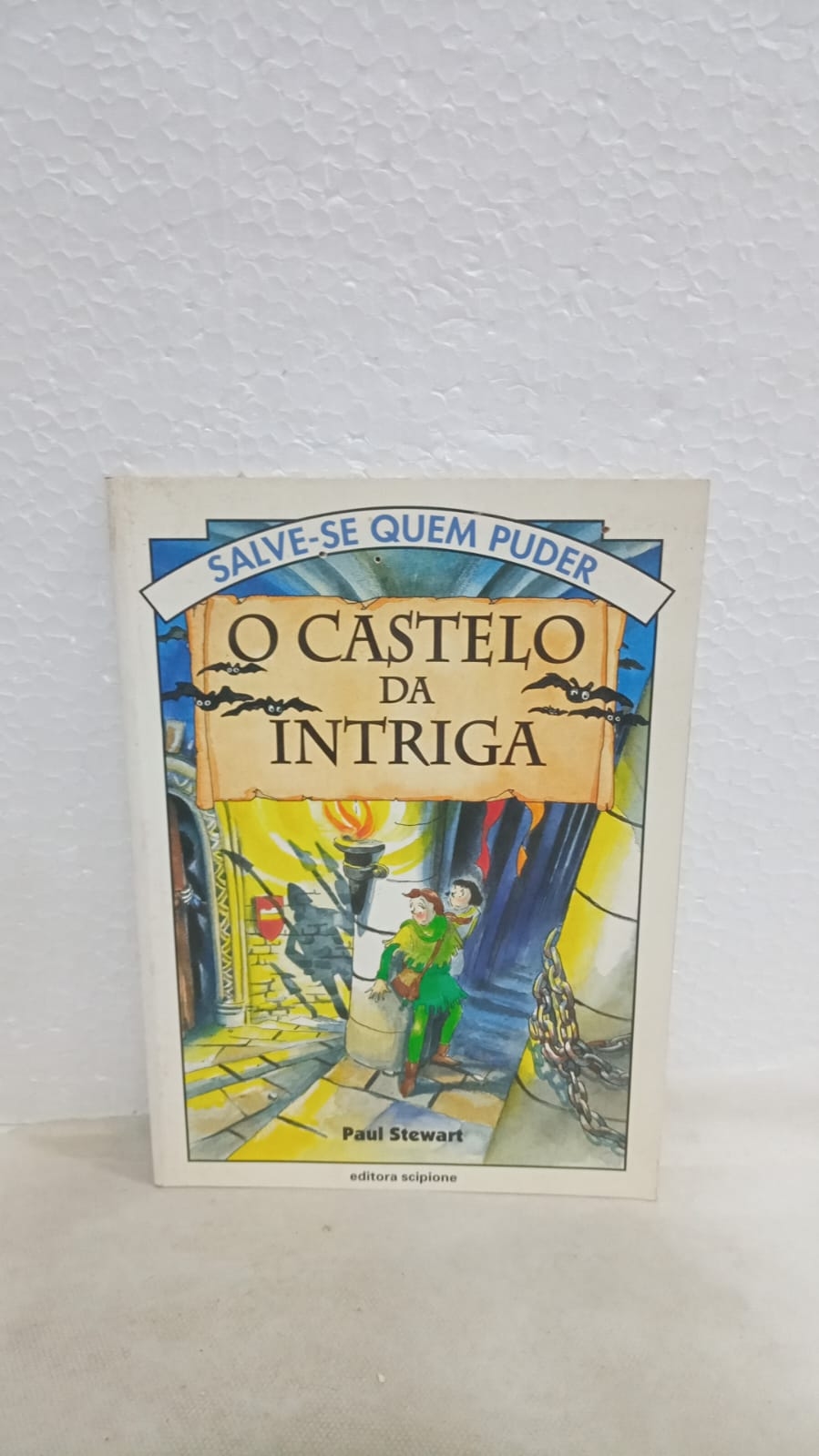 O Castelo Da Intriga - Coleção Salve-Se Quem Puder - Paul Stewart 
